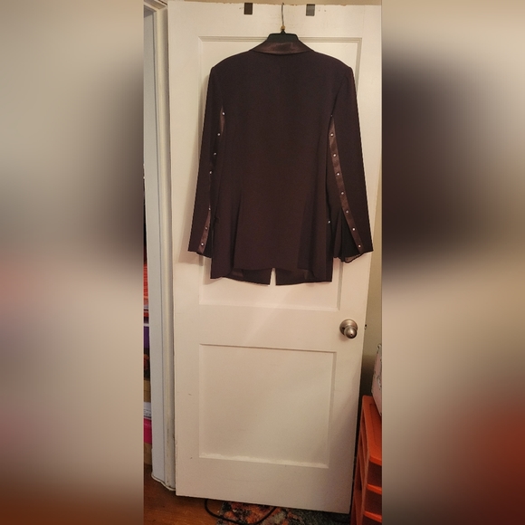 Beautiful Brown Suit - Picture 3 of 7